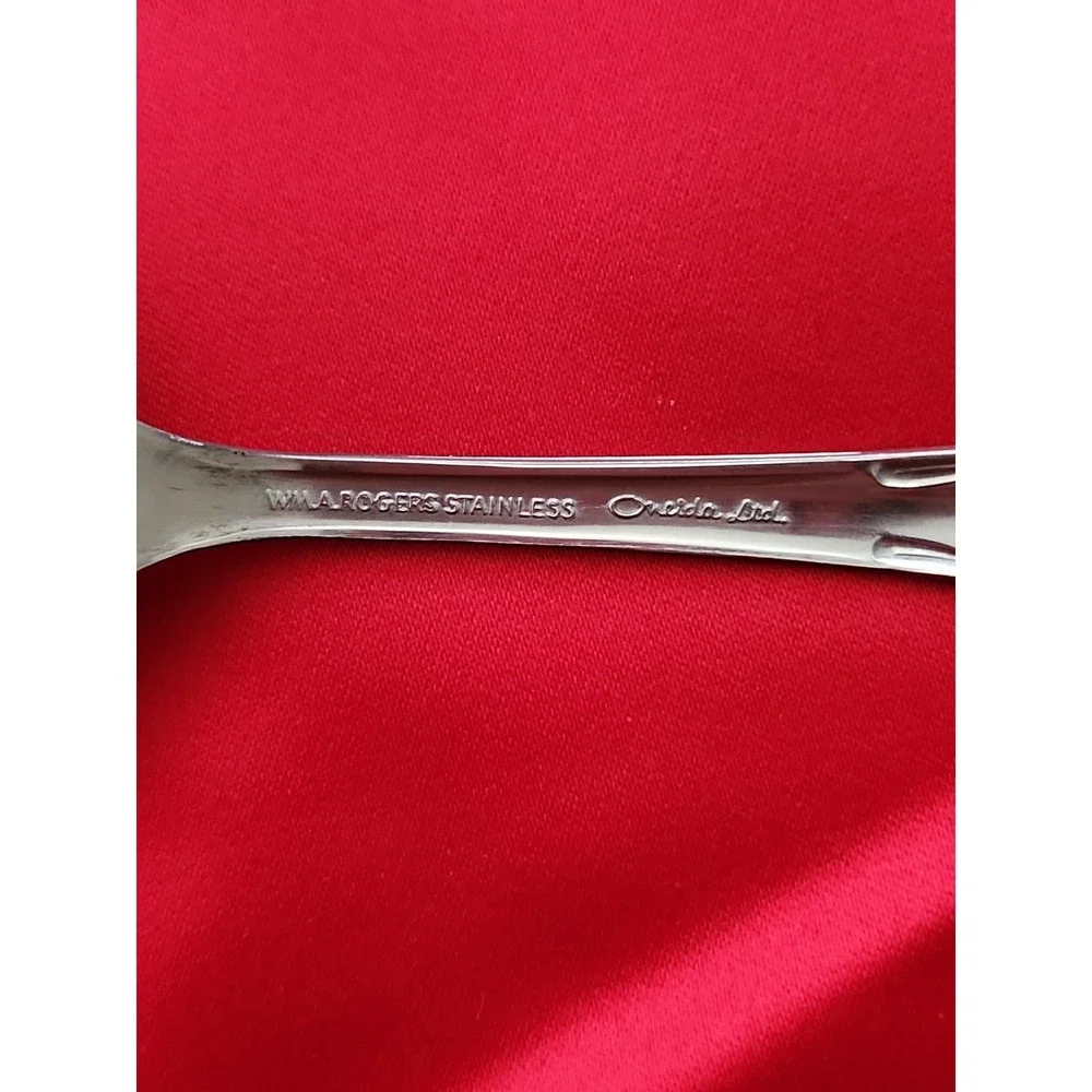 Oneida Wm. A. Rogers Fenway Daydream Stainless Soup Spoons Set of 5 Glossy